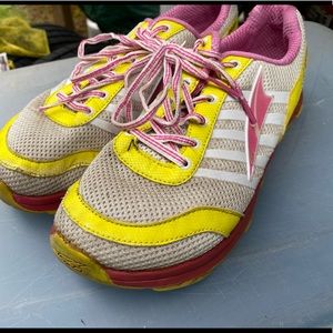 Altra Womens Zero Drop Abound Running Sneakers